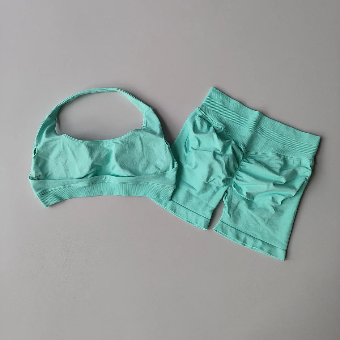 2-Piece Women’s Seamless Yoga & Gym Set