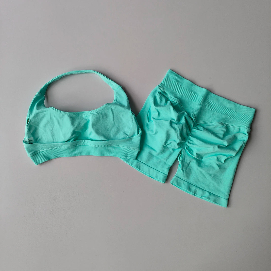 2-Piece Women’s Seamless Yoga & Gym Set